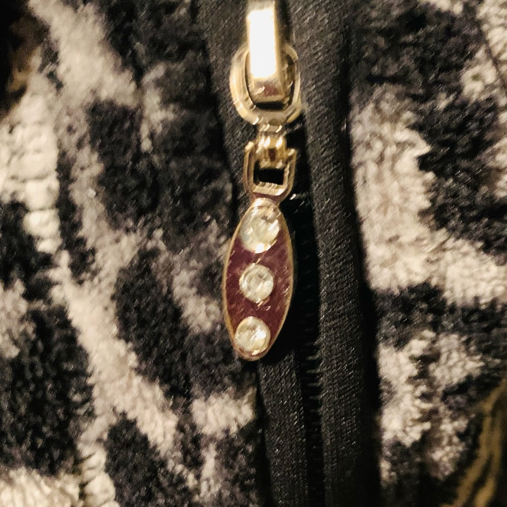 Leopard Print Vest Large - Picture 10 of 10